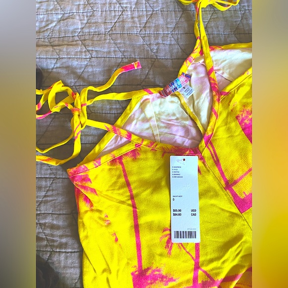 Urban Outfitters Size 0 - Yellow Pink
Tropical Palm Tree Cut Out Flare
Pants NWT - Picture 6 of 7